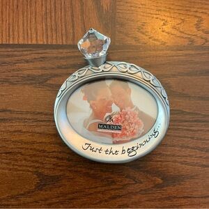 Malden Silver Oval Frame with Crystal Top